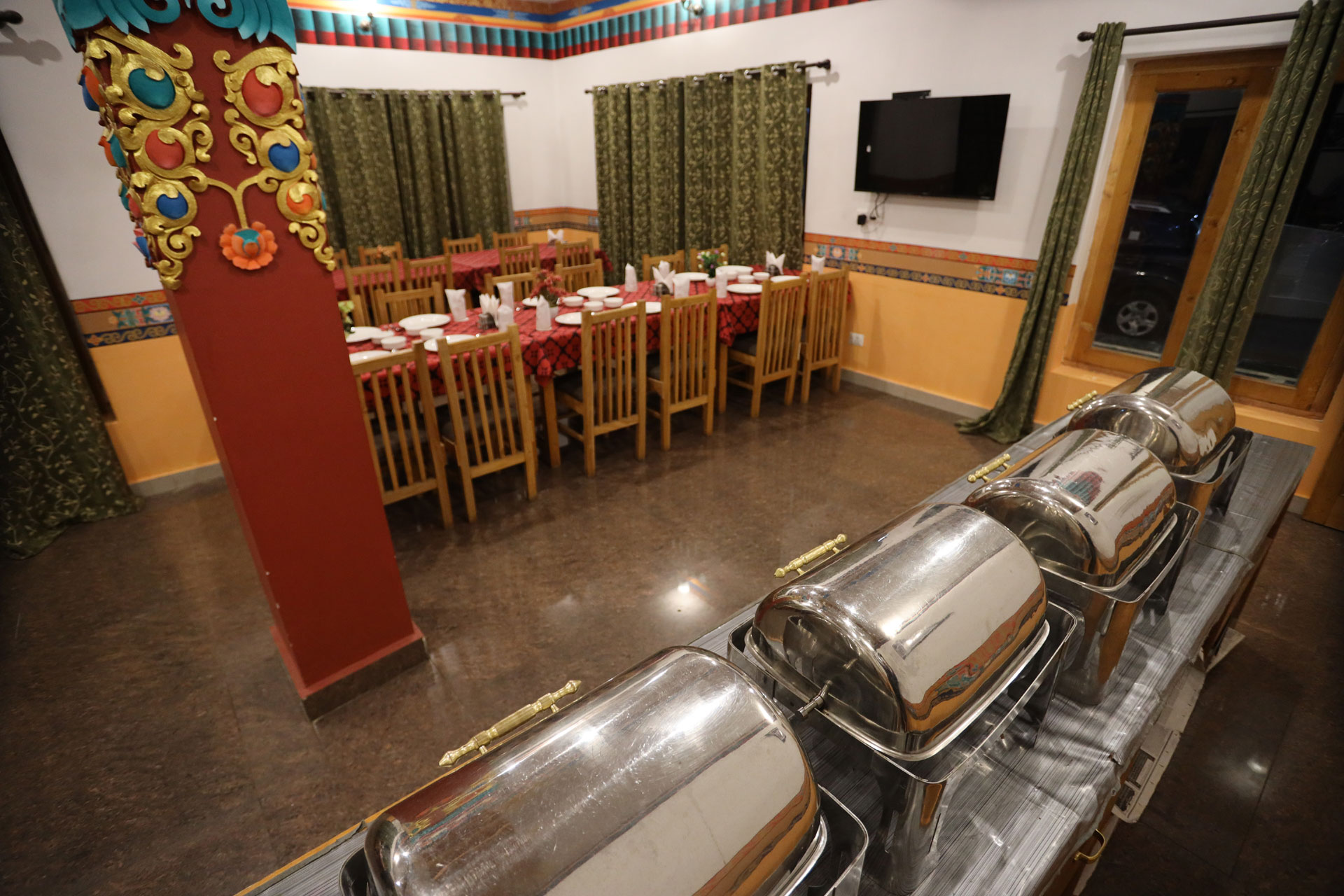 Dinning 04