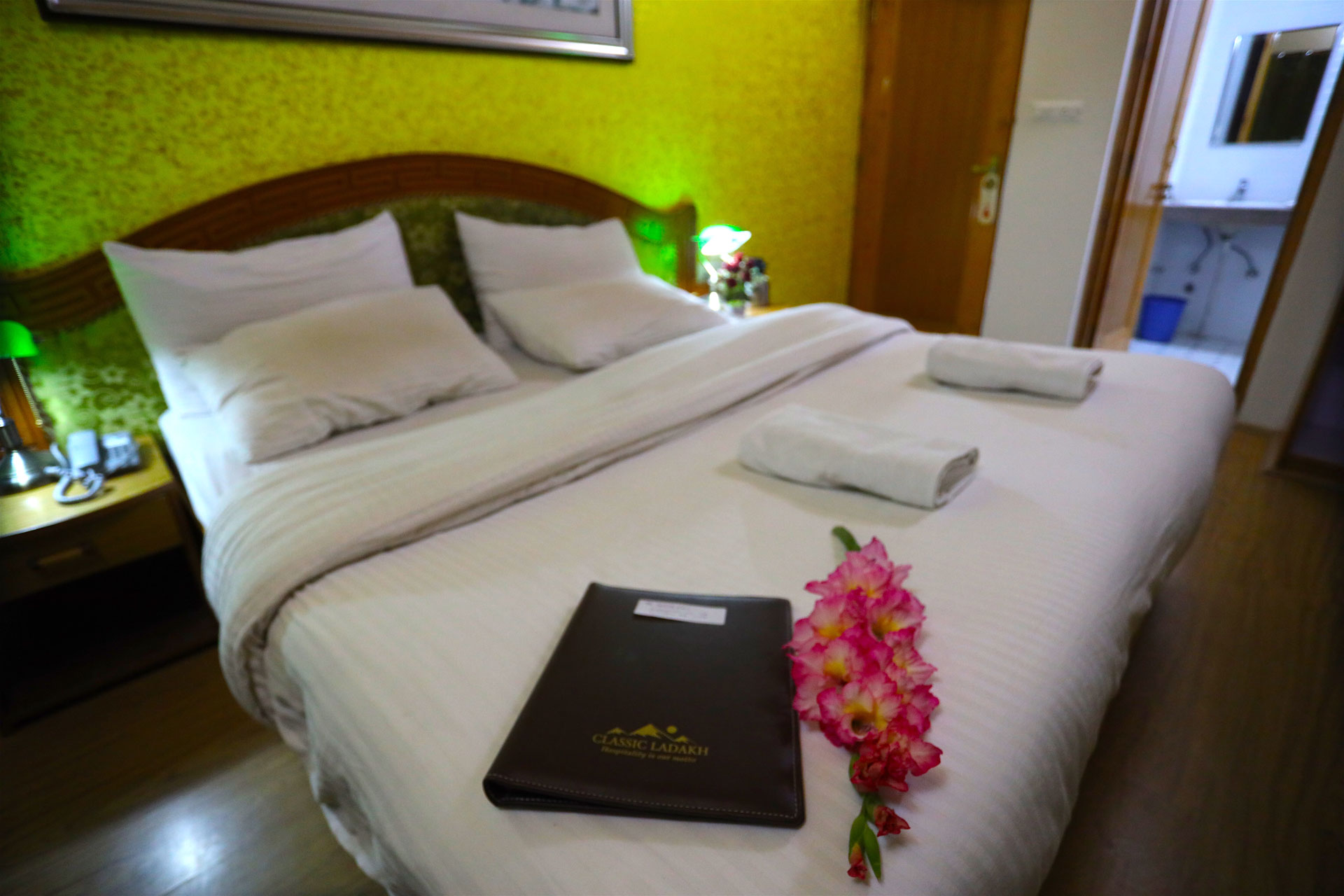 Room 06